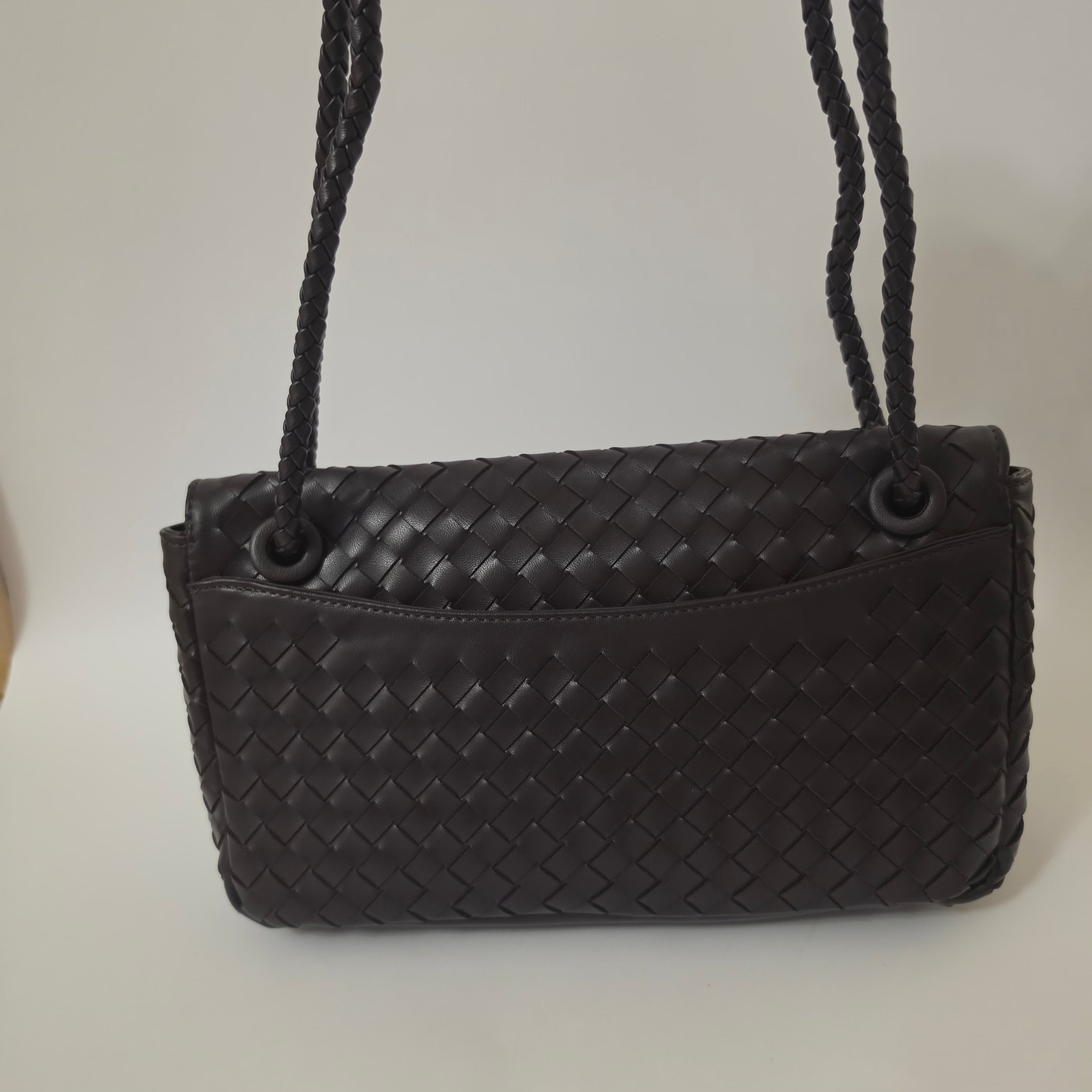 BOTEGA model tašne u boji tople čokolade /302