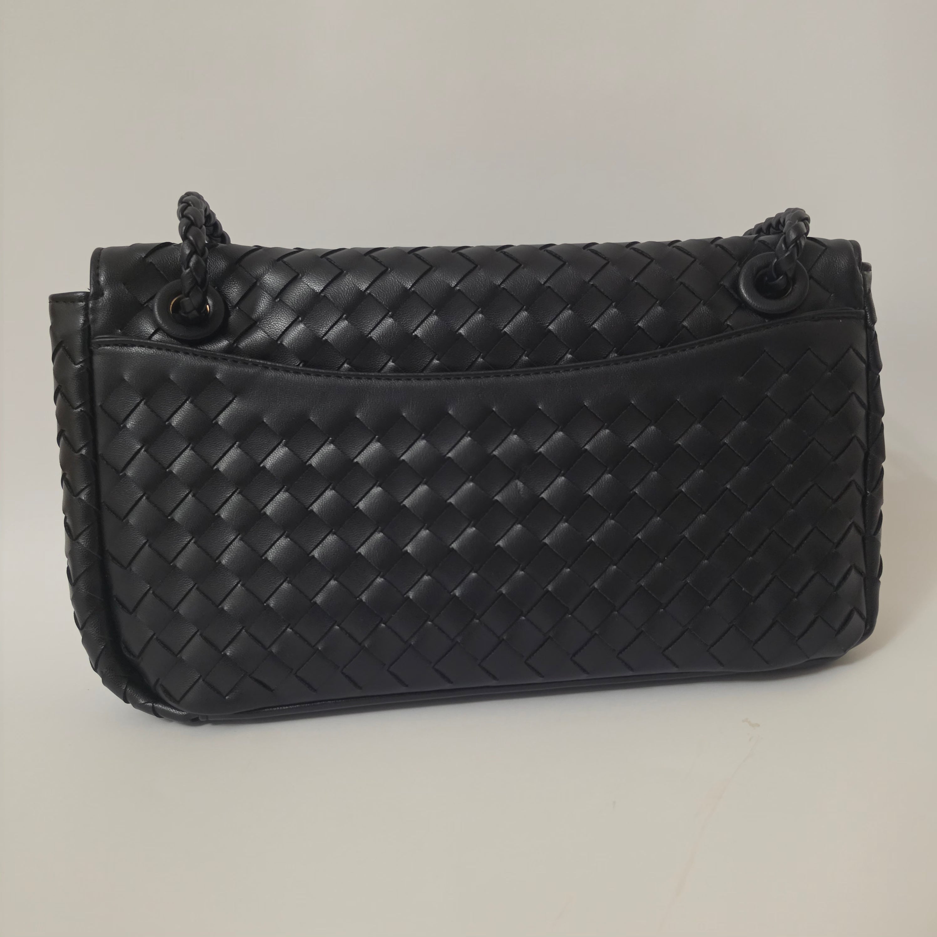 BOTEGA model tašne u crnoj boji /302