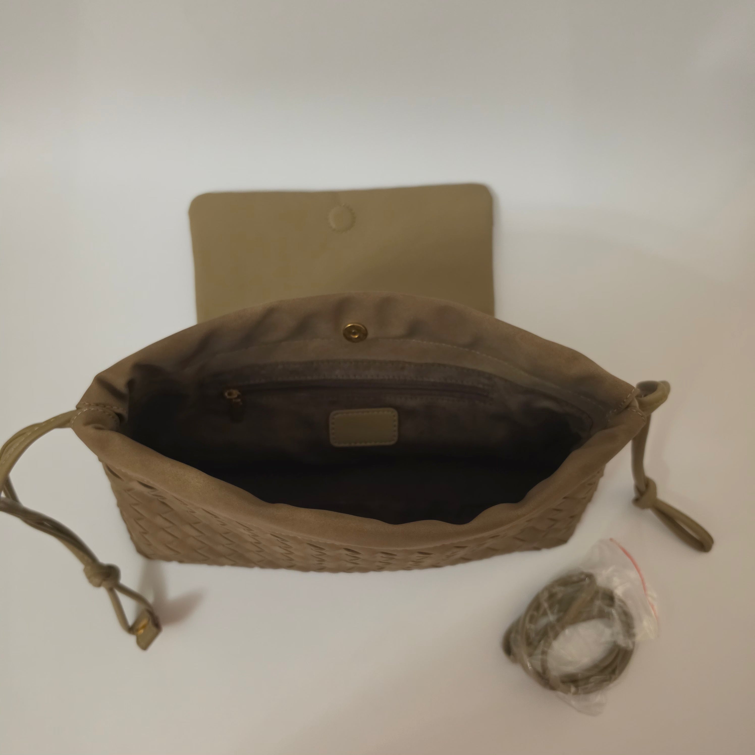 BOTEGA model tašne u pine brow boji VELUR /301