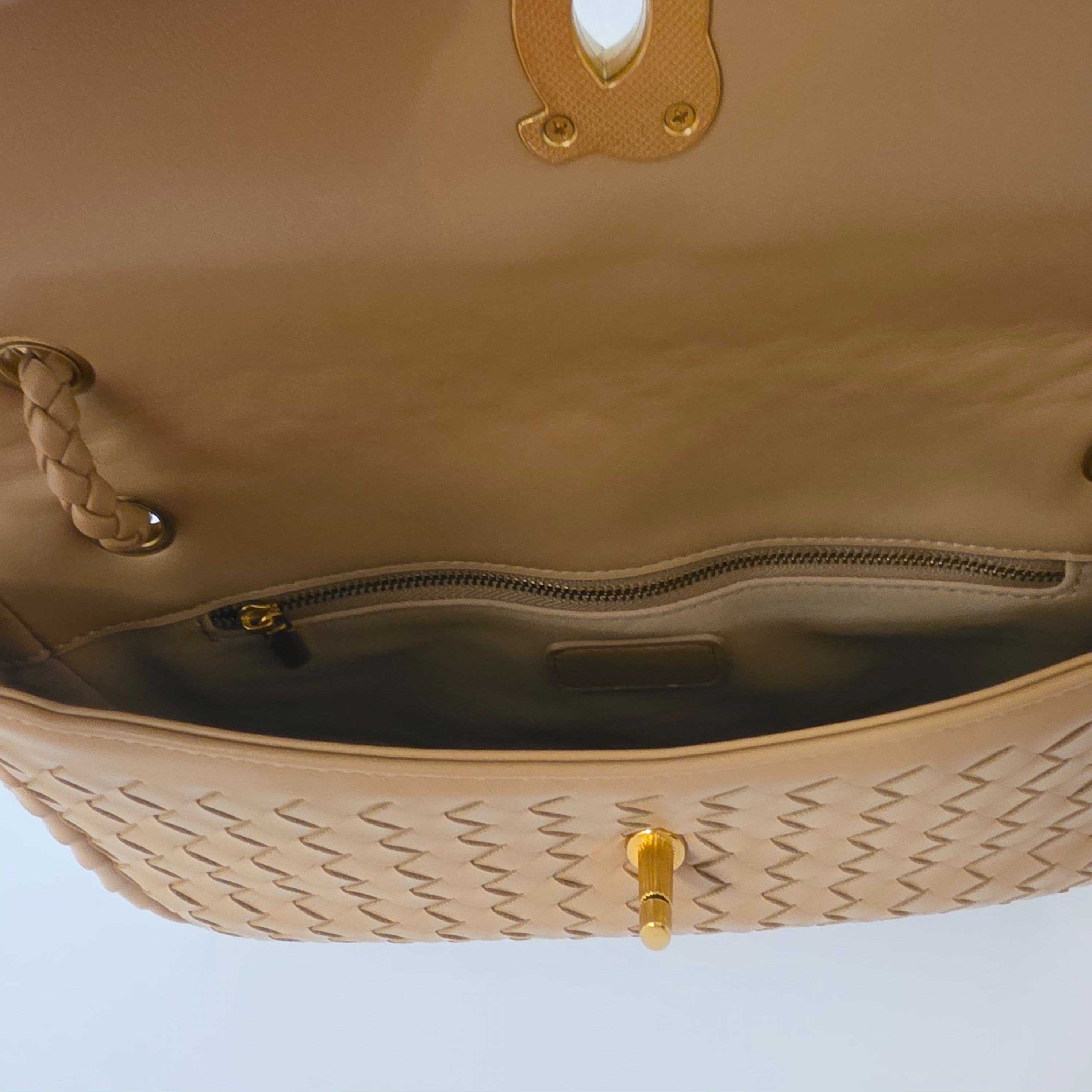 BOTEGA model tašne u bež boji /302